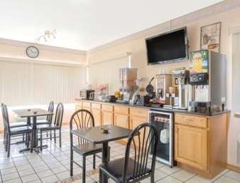 Super 8 By Wyndham Ashland Hotel Ресторант снимка
